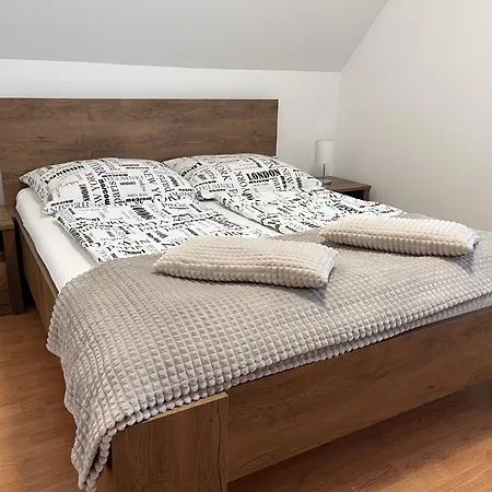 Ilona Apartmanhazak 아파트