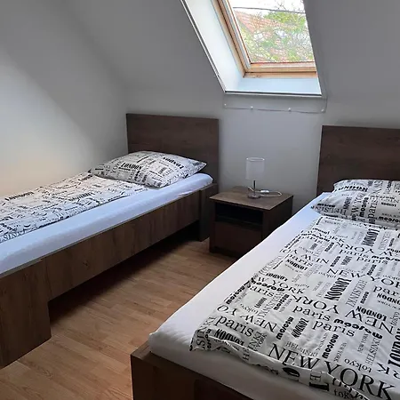 Ilona Apartmanhazak アパート *