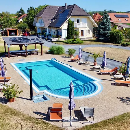 Ilona Apartmanhazak 아파트 기에네스디아스