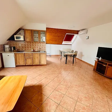 Διαμέρισμα Ilona Apartmanhazak