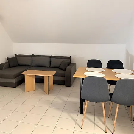 Ilona Apartmanhazak *