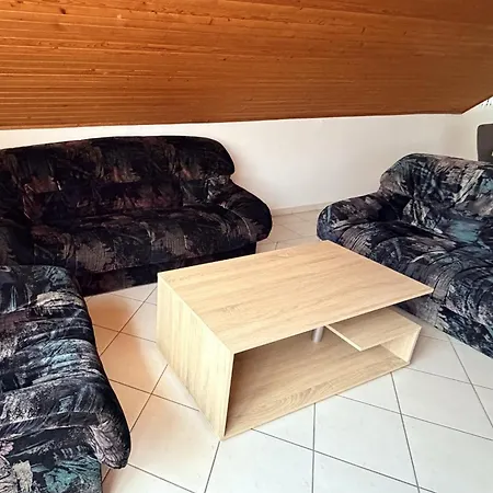 شقة Ilona Apartmanhazak Gyenesdiás