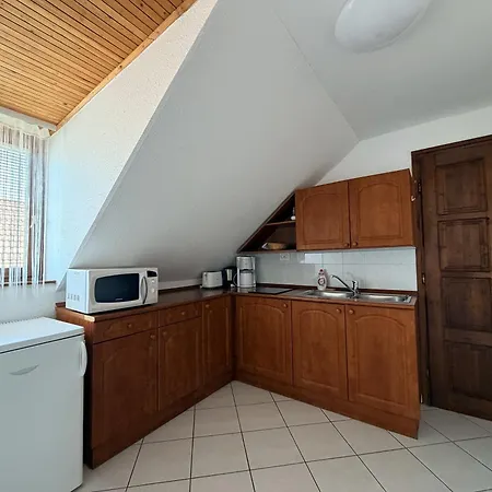 Ilona Apartmanhazak *