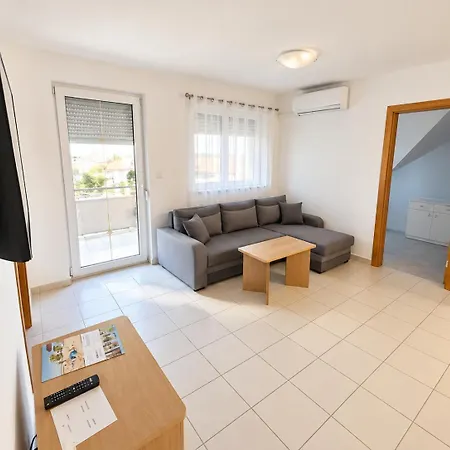 Ilona Apartmanhazak Apartment Gyenesdias